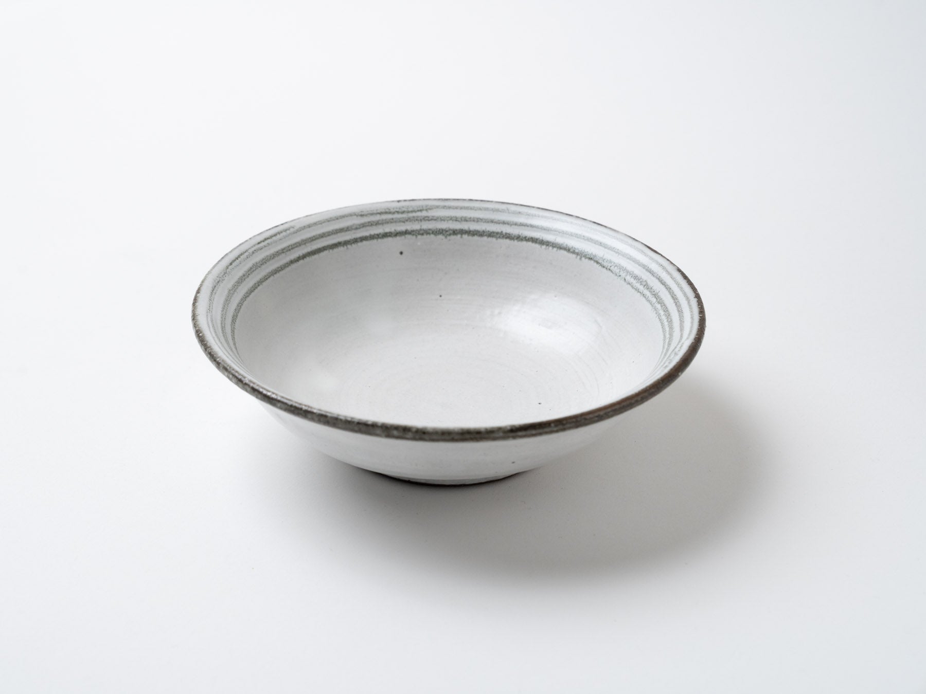5.5-inch flat pot with powder line carving [Tatsuo Otomo]