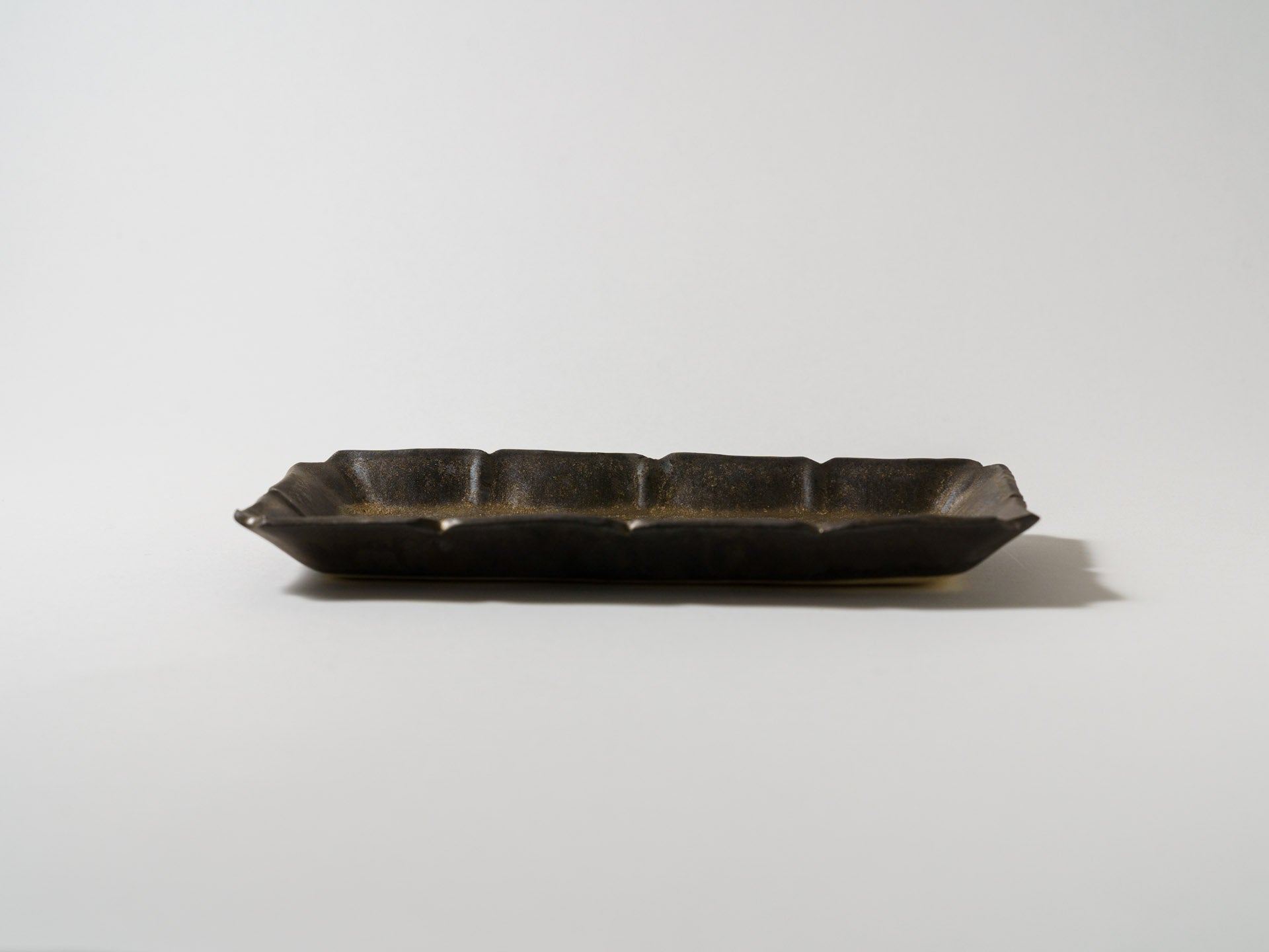 Black glaze long square plate medium [Masaki Domoto]