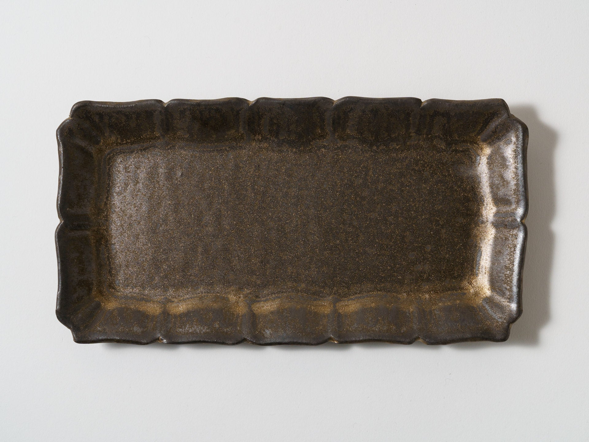 Black glaze long square plate large [Masaki Domoto]