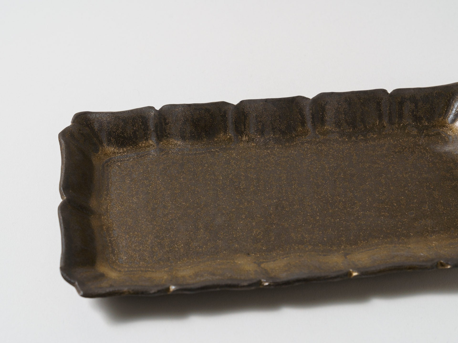 Black glaze long square plate large [Masaki Domoto]