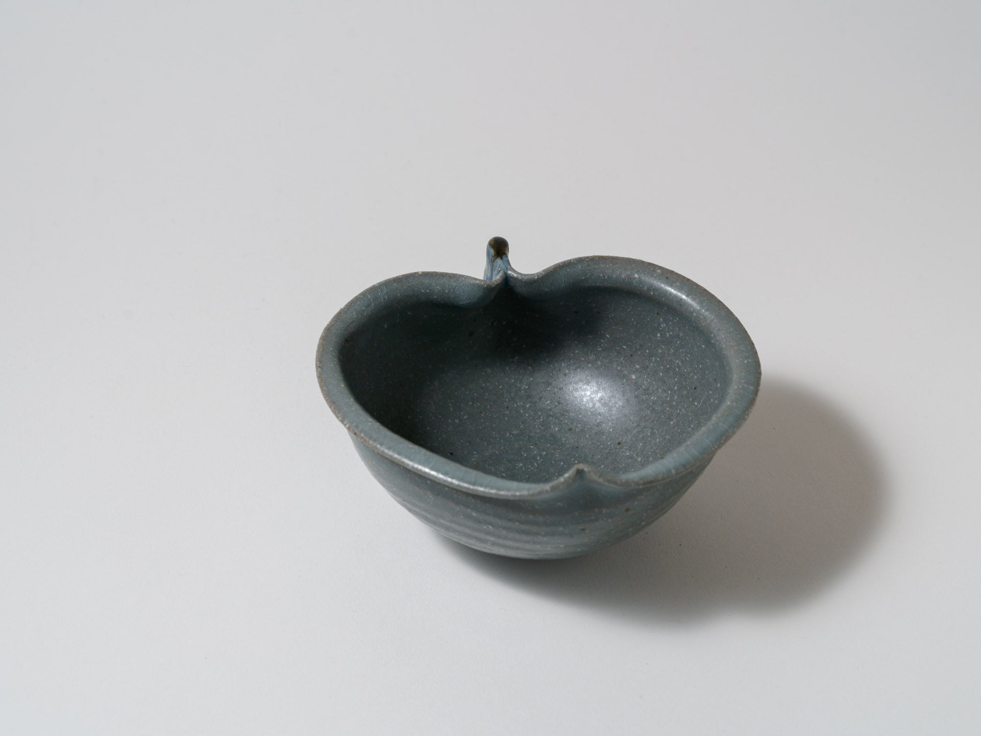 Gray glaze apple bowl small [Furuya Ceramic Works]
