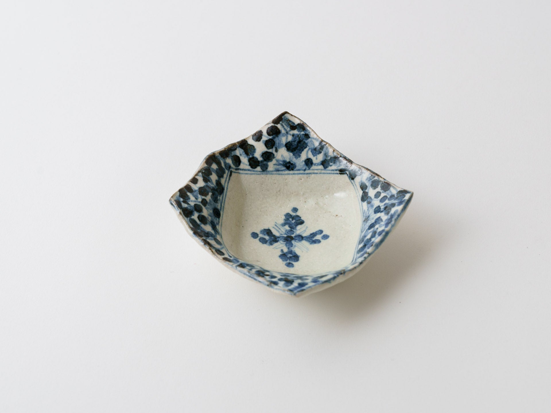 Arado flower arabesque square small plate [Teiichiro Matsuo]
