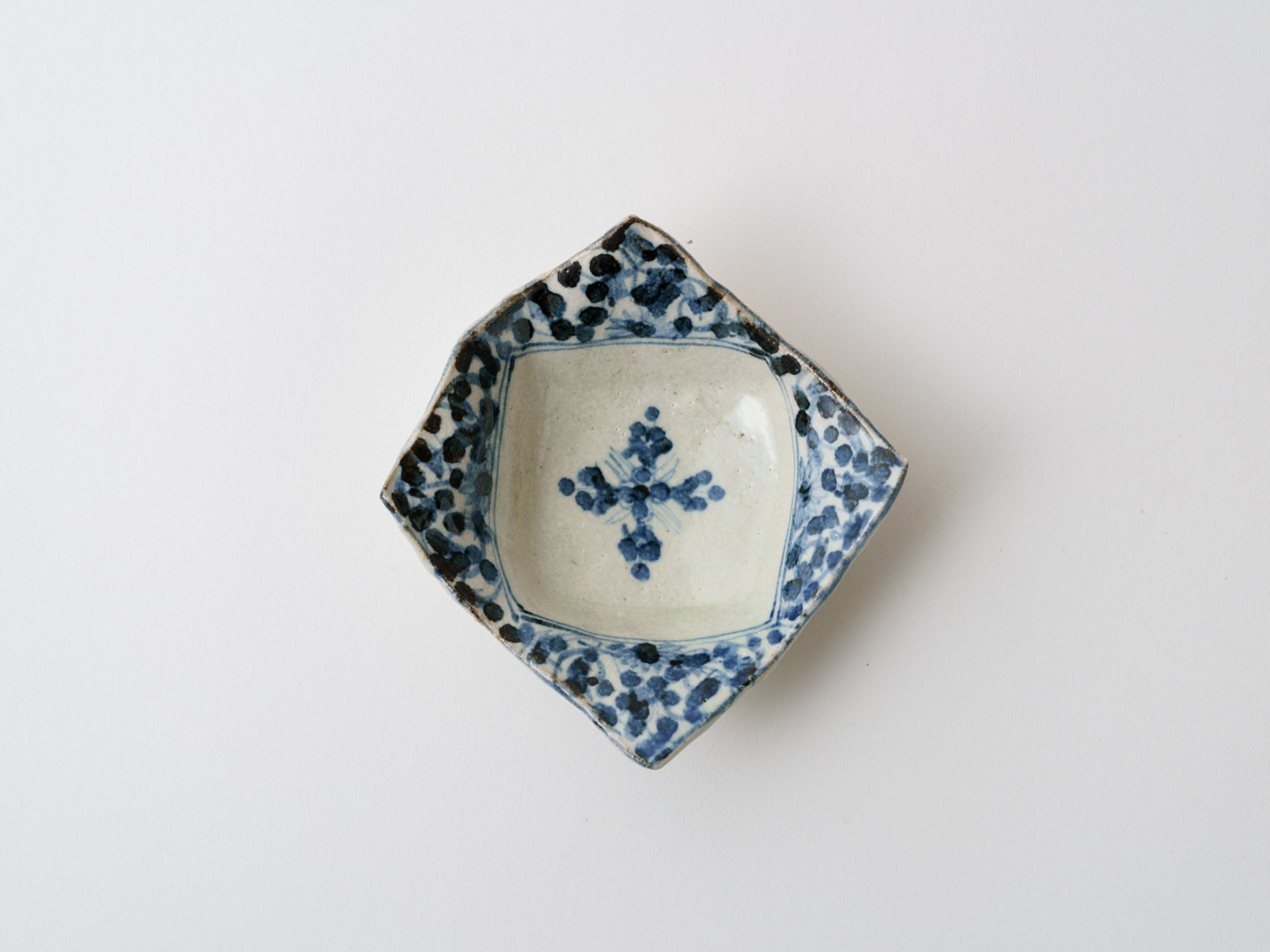 Arado flower arabesque square small plate [Teiichiro Matsuo]