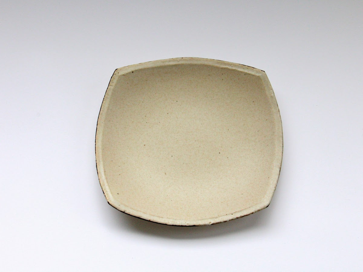 Fuchisabi beige 6-inch square plate [Nobuyuki Murai]