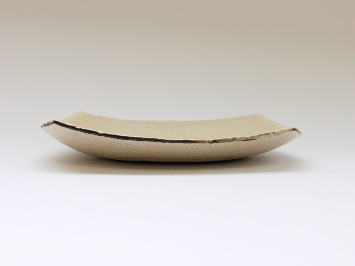 Fuchisabi beige 6-inch square plate [Nobuyuki Murai]