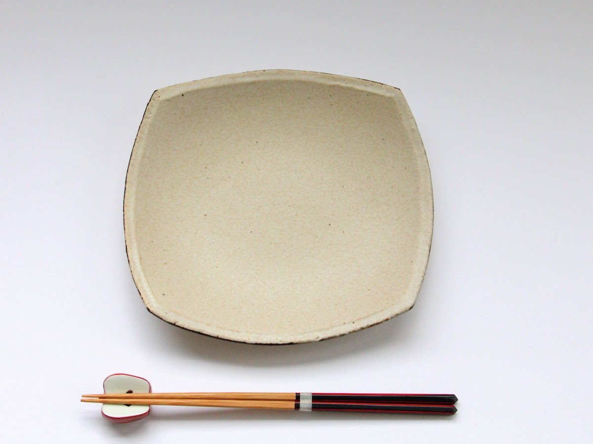 Fuchisabi beige 6-inch square plate [Nobuyuki Murai]