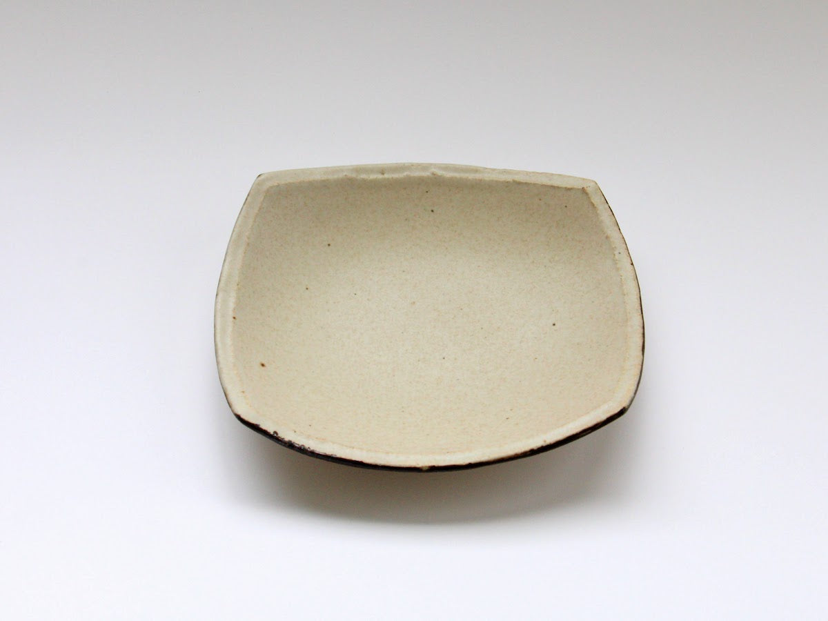 Fuchisabi beige 16cm square plate [Nobuyuki Murai]