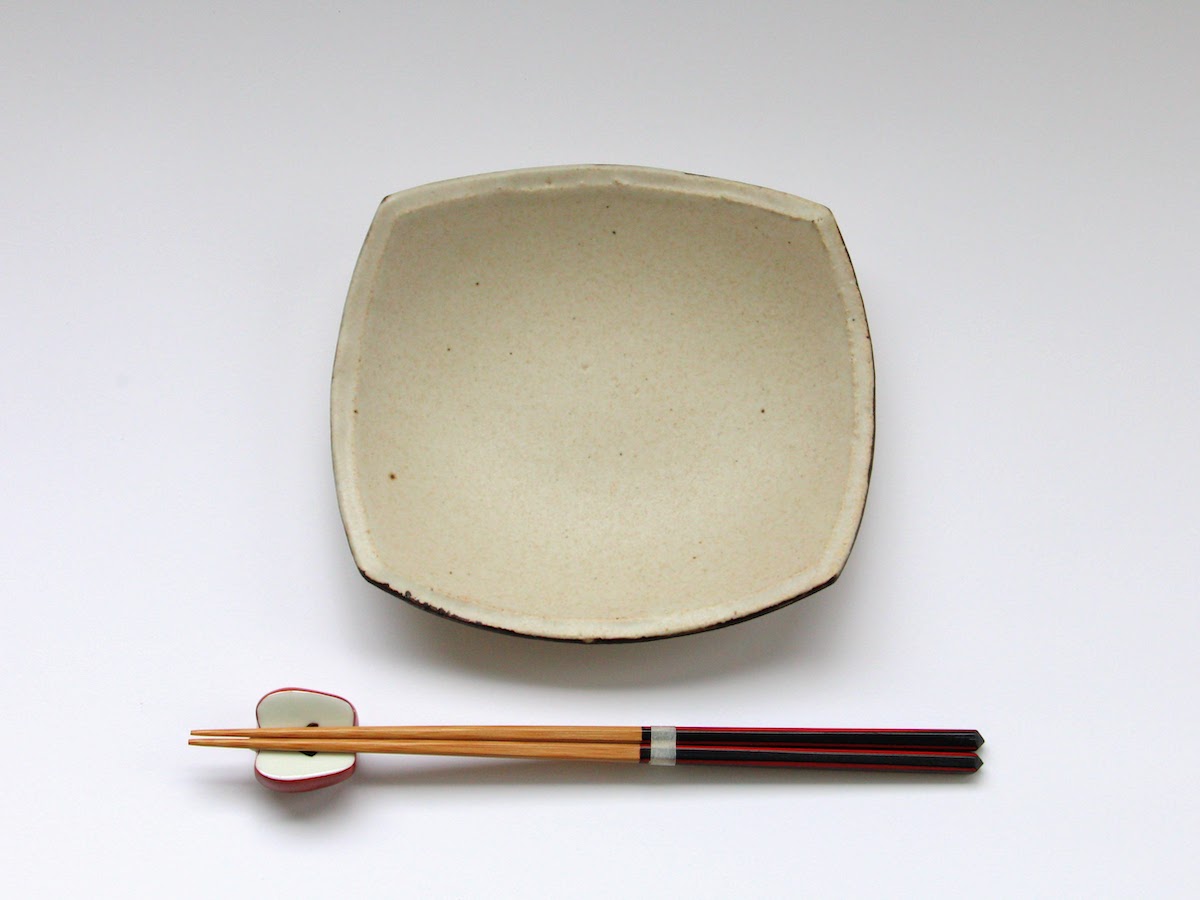 Fuchisabi beige 16cm square plate [Nobuyuki Murai]