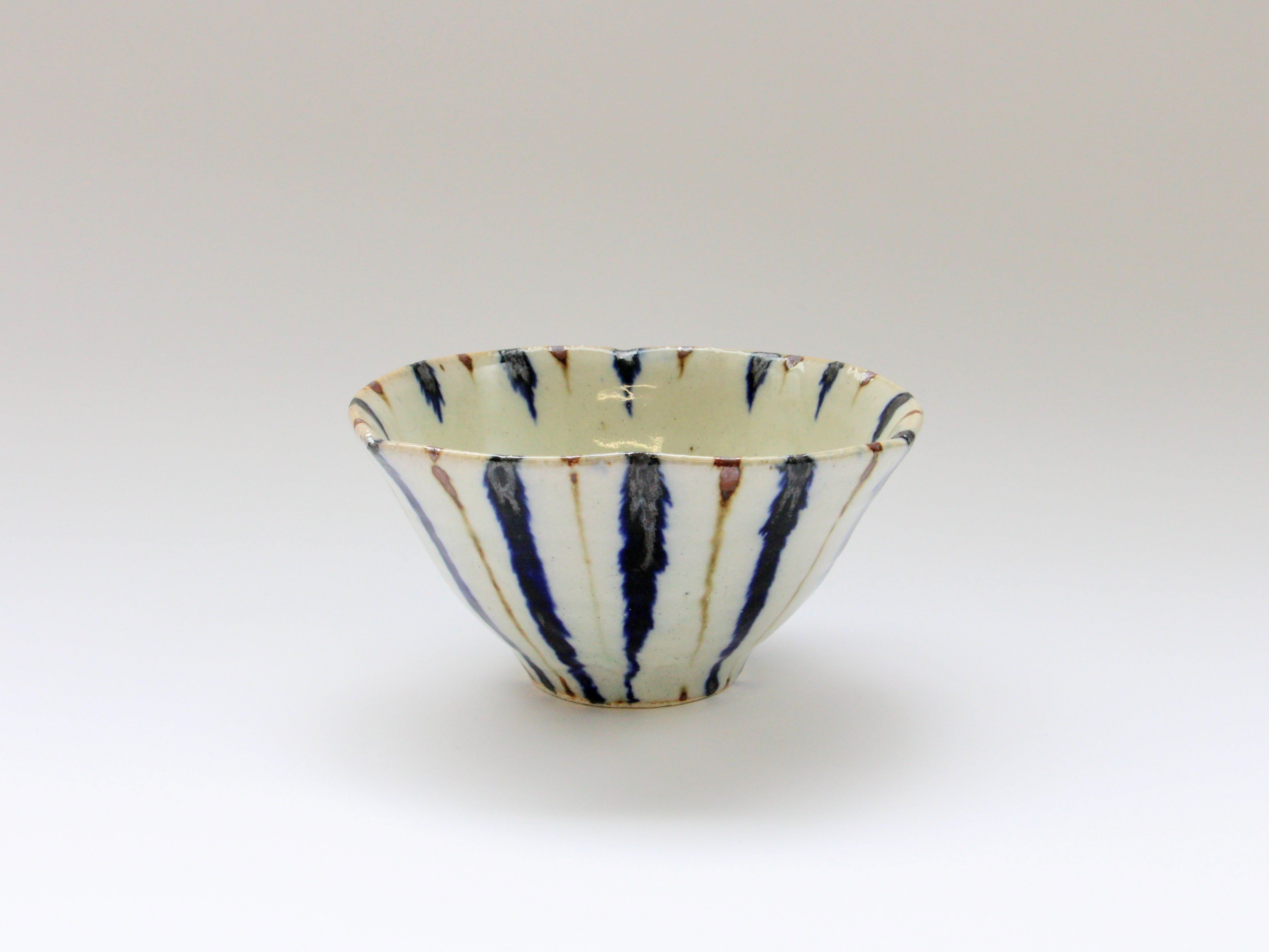 Sabiannan Jukusa round flower small bowl [Minami kiln]
