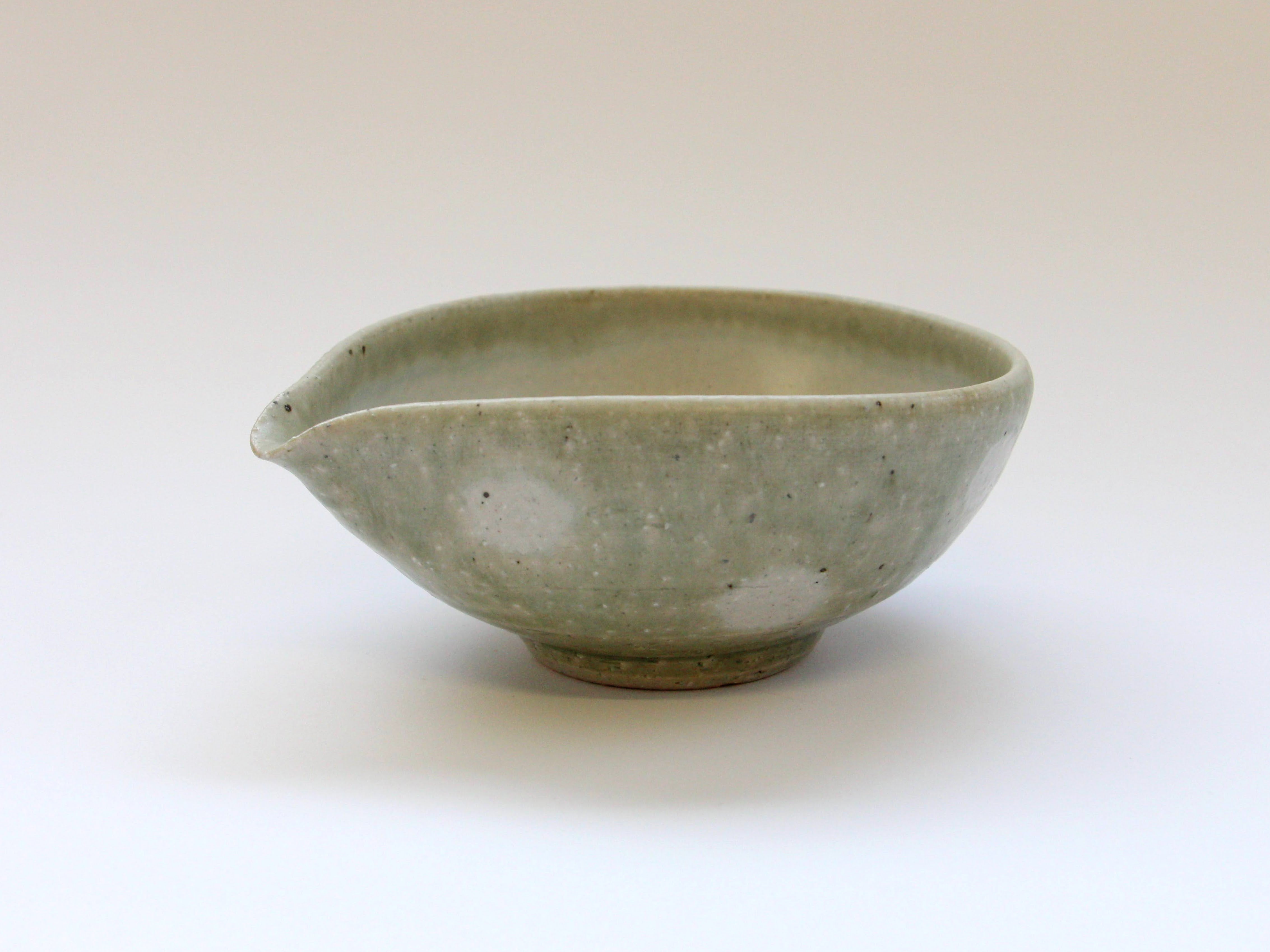 Ash glaze dot single-mouth bowl [Tatsuo Otomo]