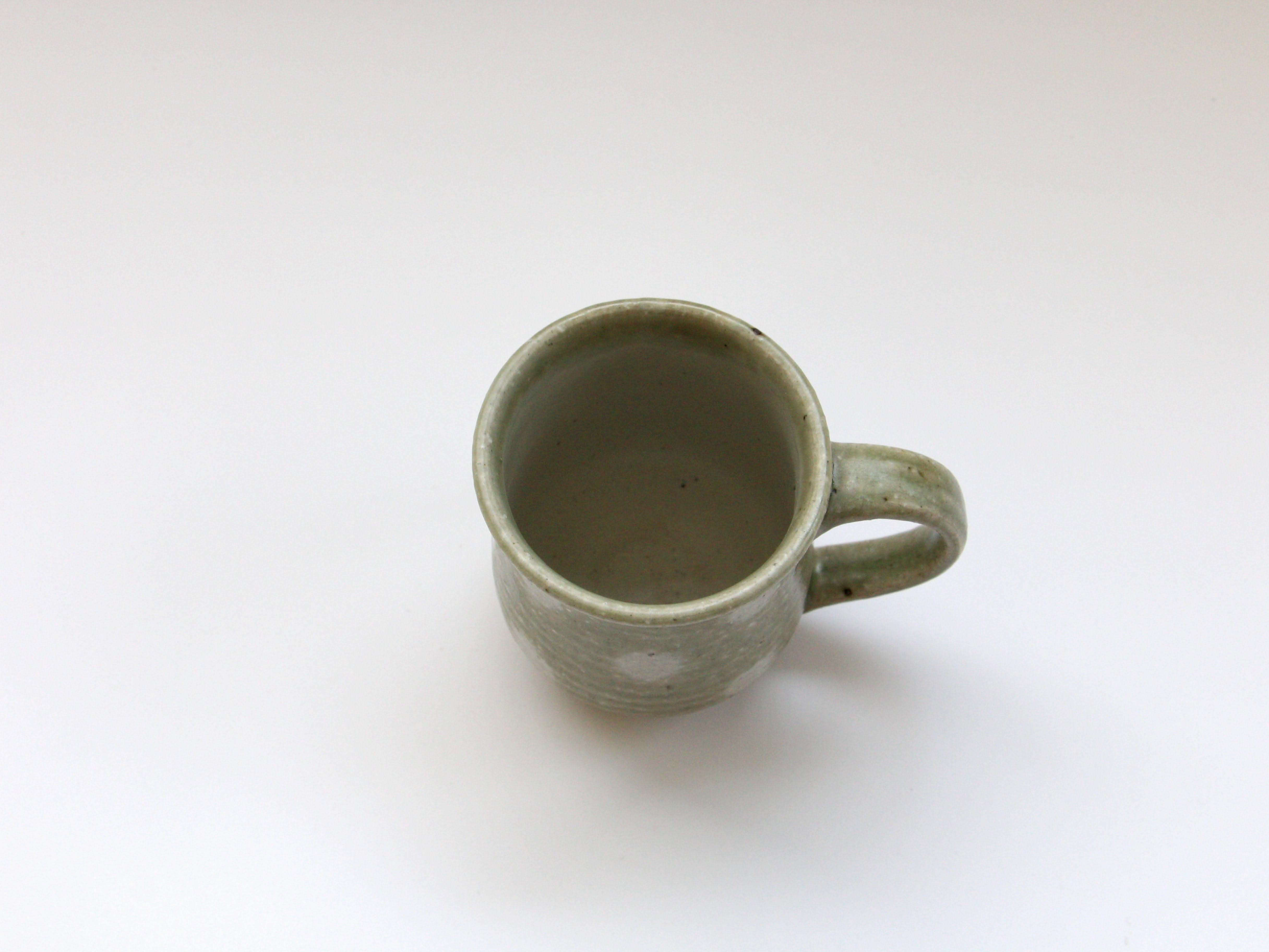Ash glaze dot mug [Tatsuo Otomo]