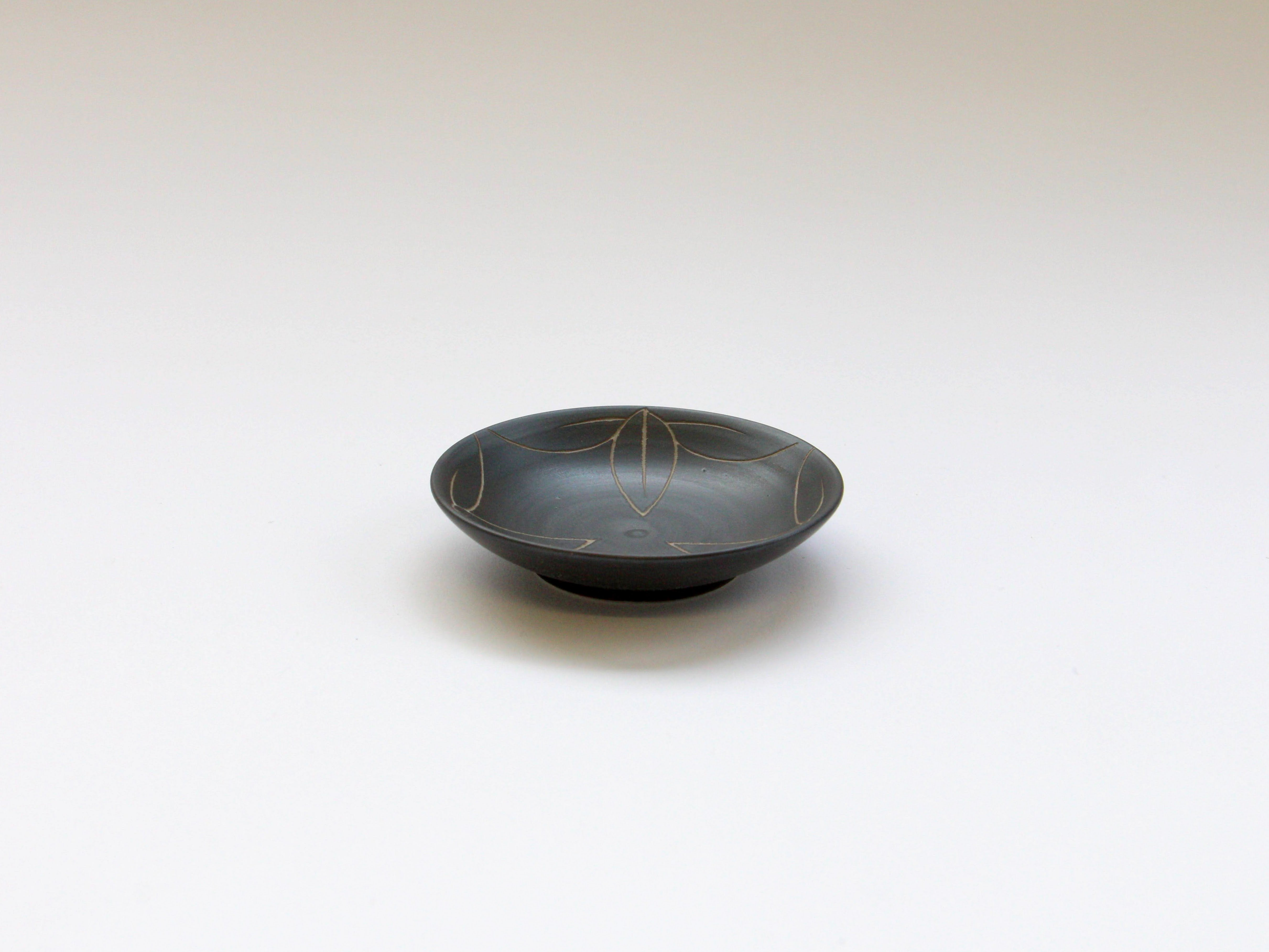 黒陶彫(和)2.5寸皿 タケ【田森陶園】
