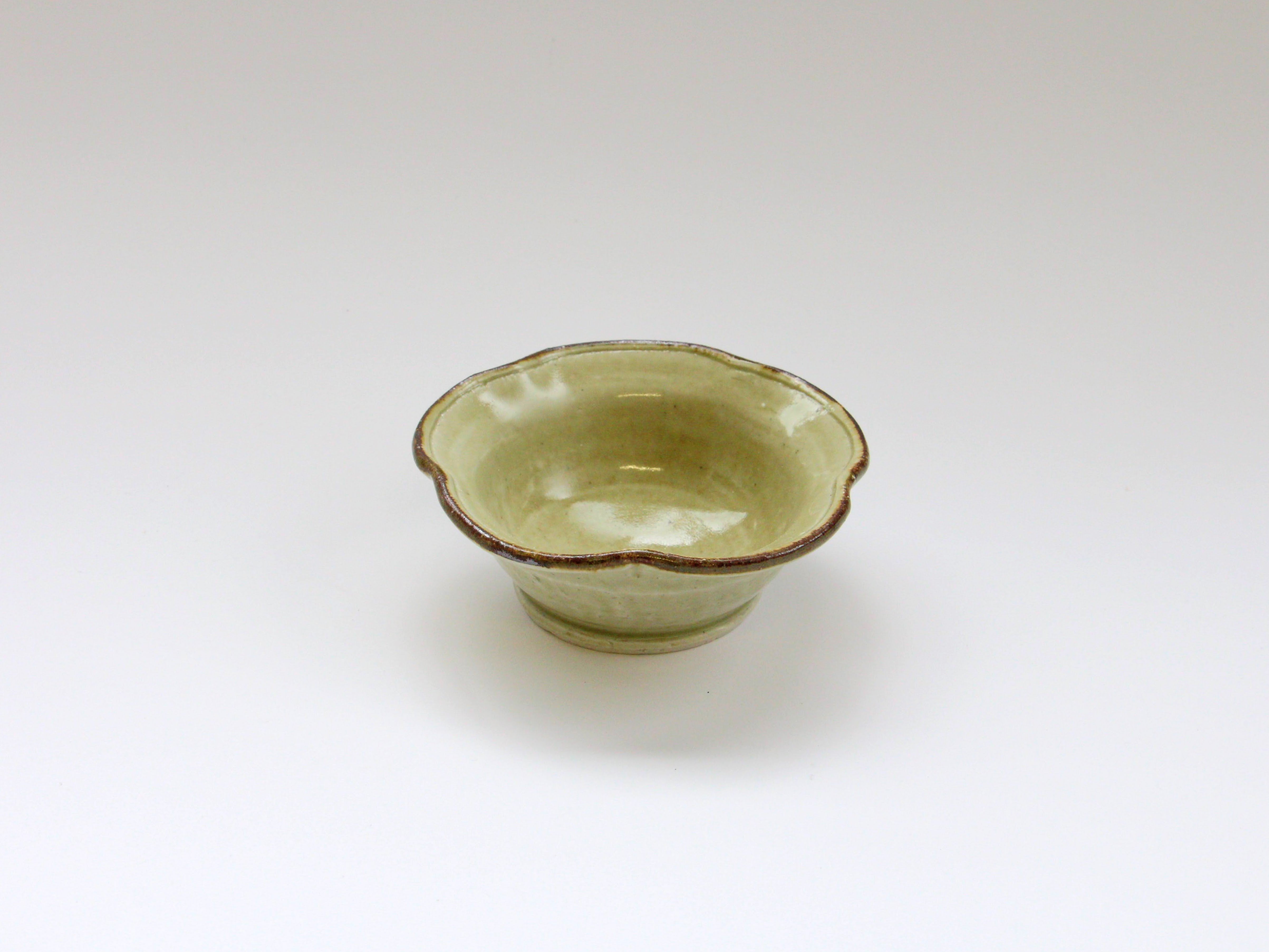 Ash glaze flower bowl [Jun Kato]