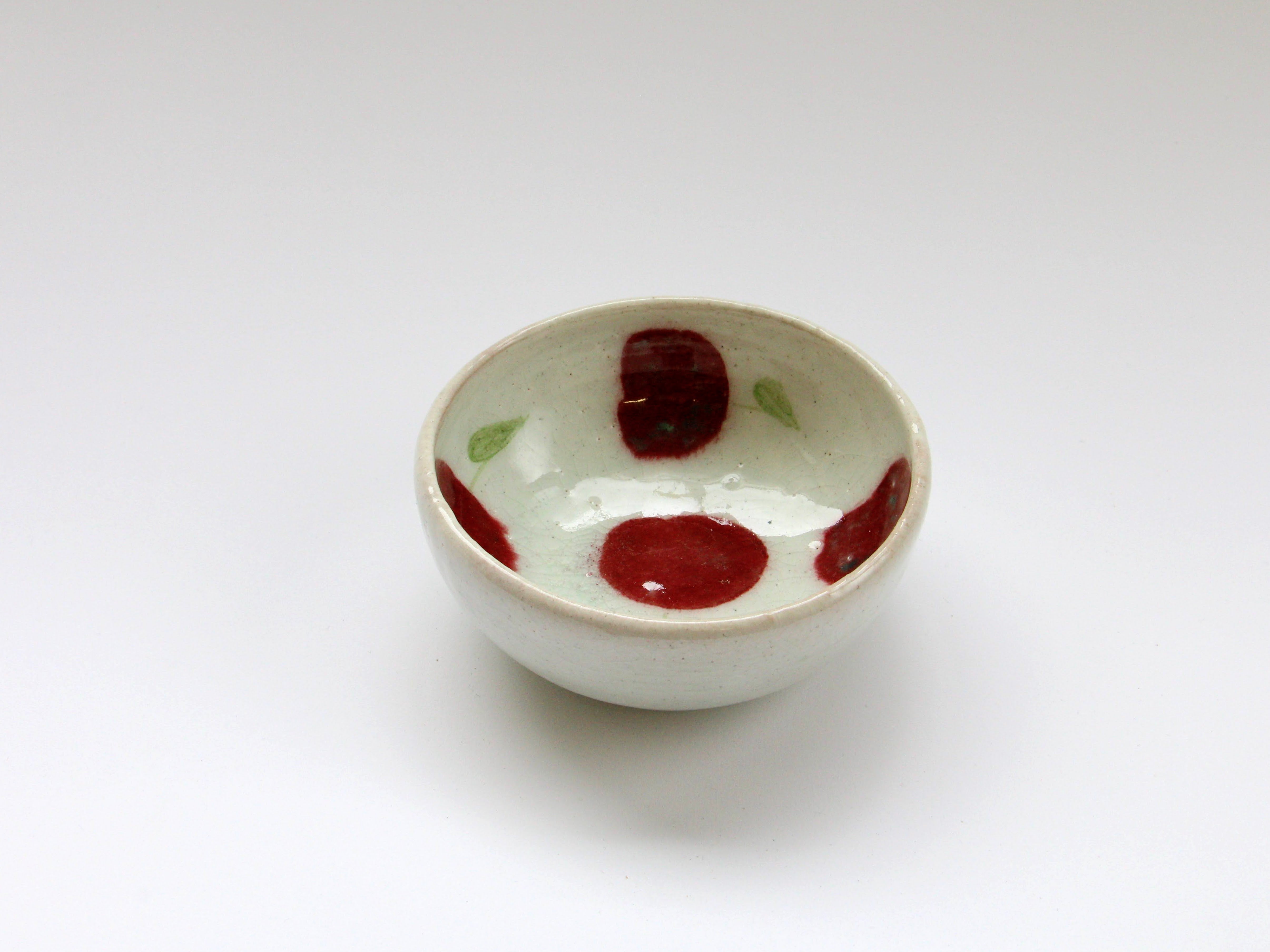 Red flower pattern round small bowl [Iwaobo]