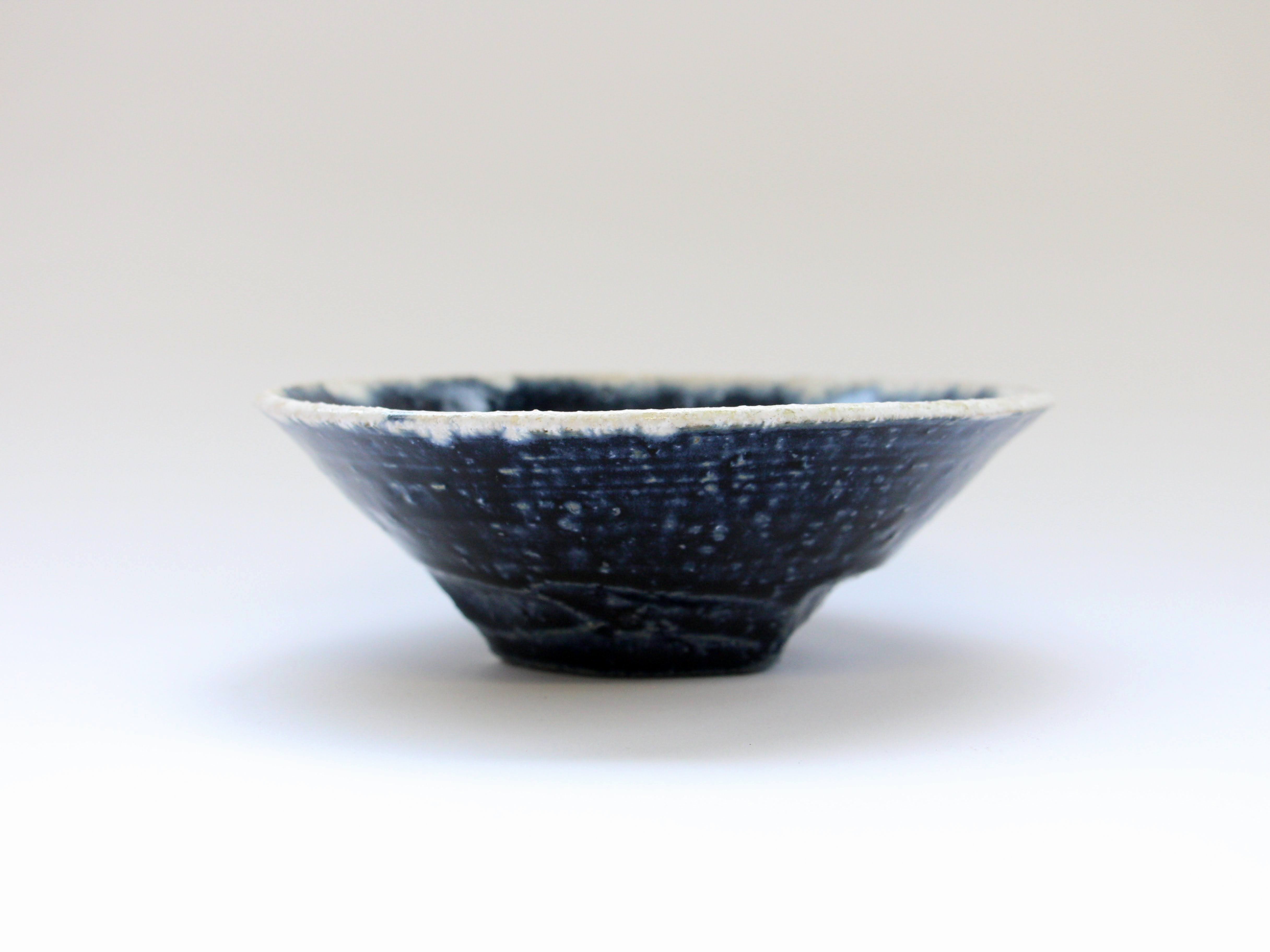 Indigo glaze white mouth 5.5 inch shallow bowl [Kazuhito Yamamoto]