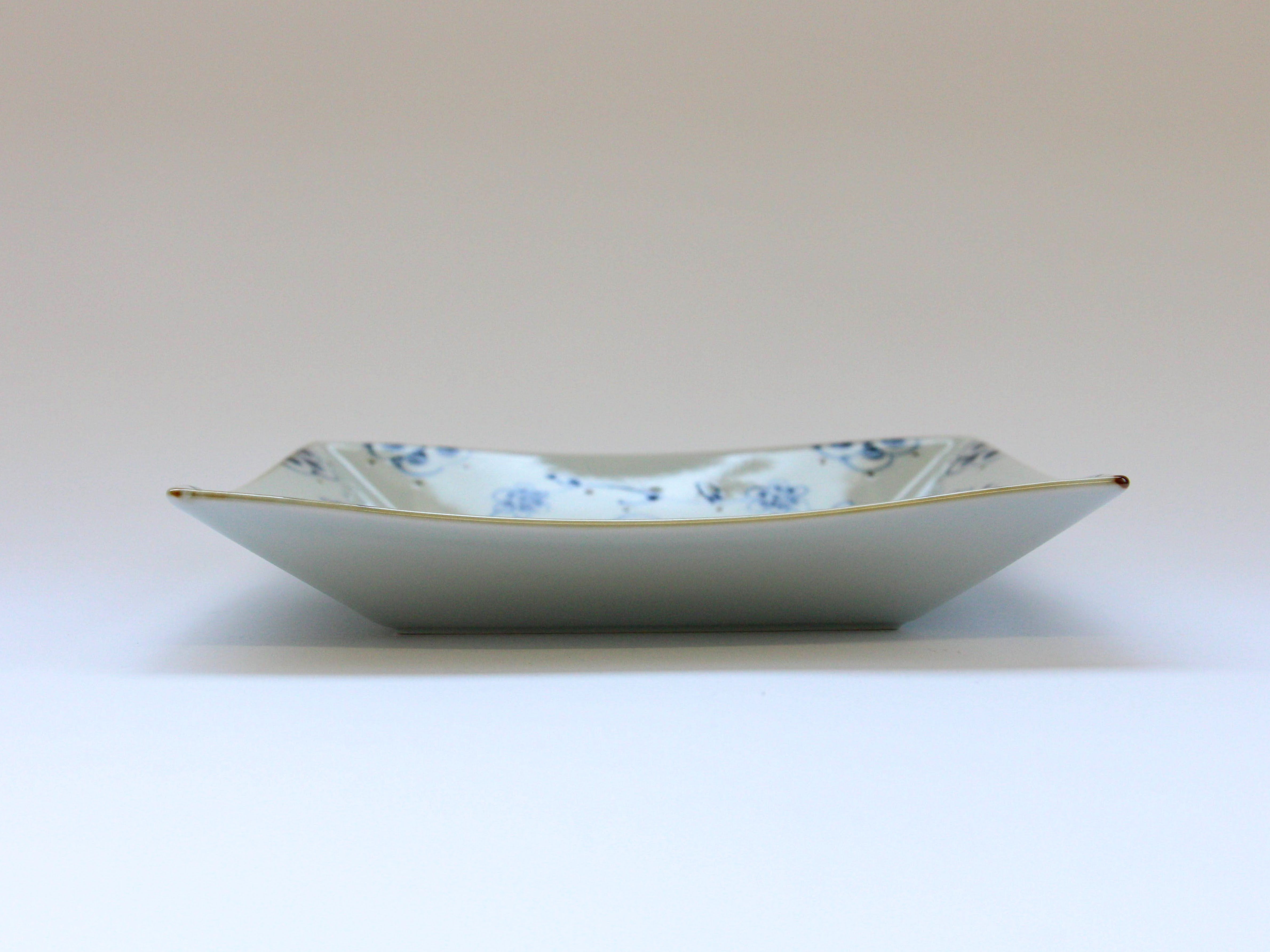 Tsuruka arabesque 5.5 inch square plate [Tokushichigama]