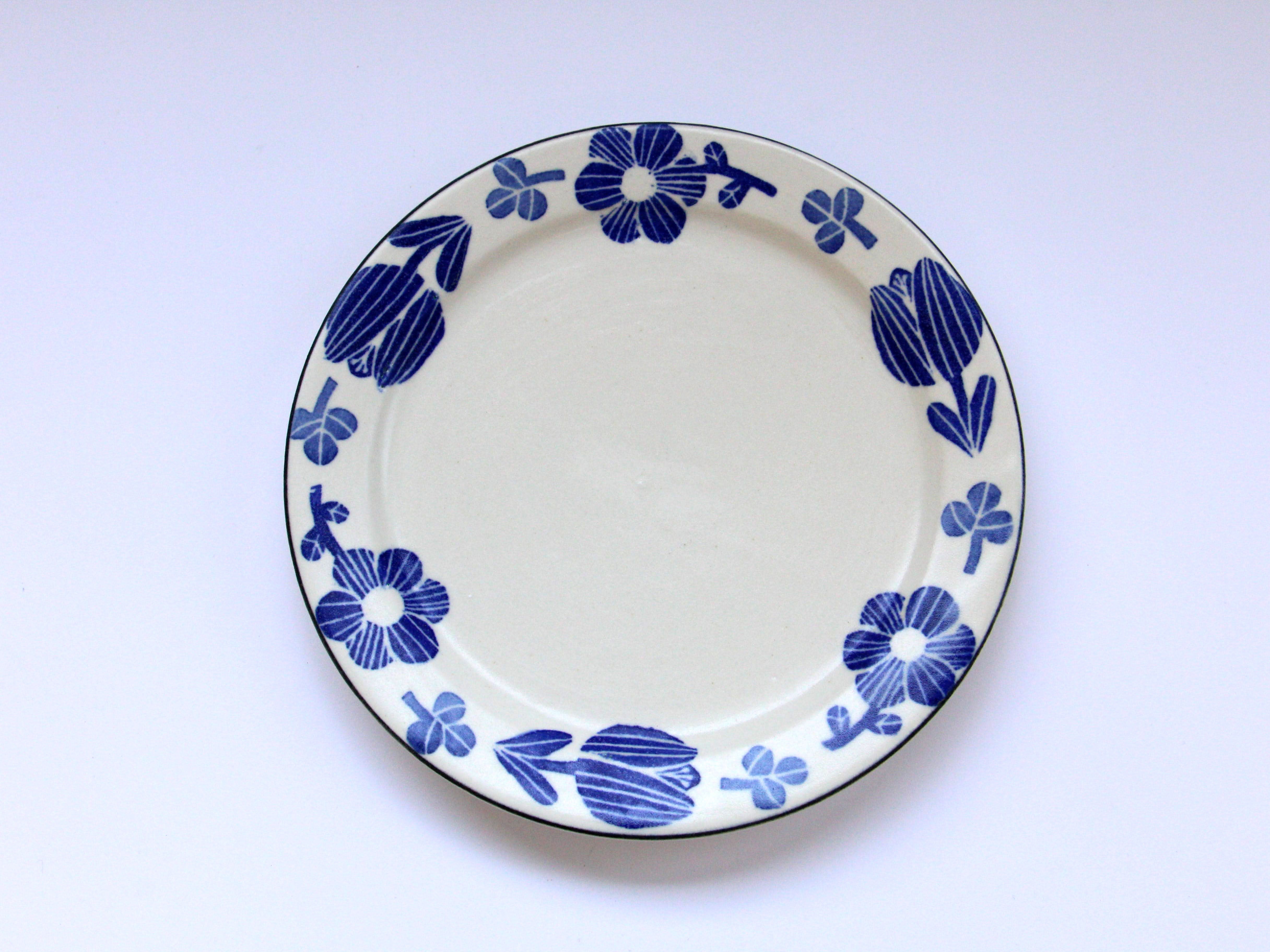 Washi dyed blue flower 6.5 inch rim plate [Ami Kobo]