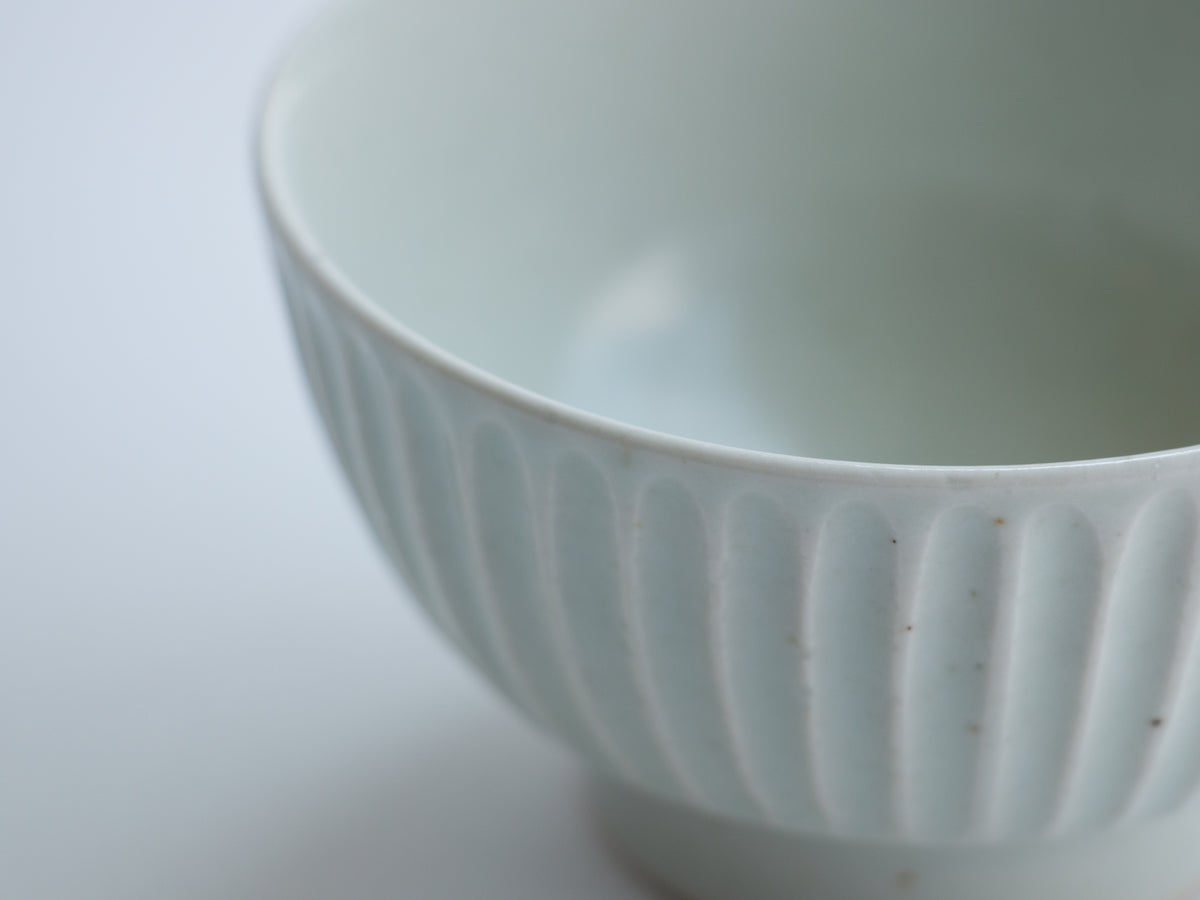 Small ash glazed Gikurawanka bowl [Tobo Ao]