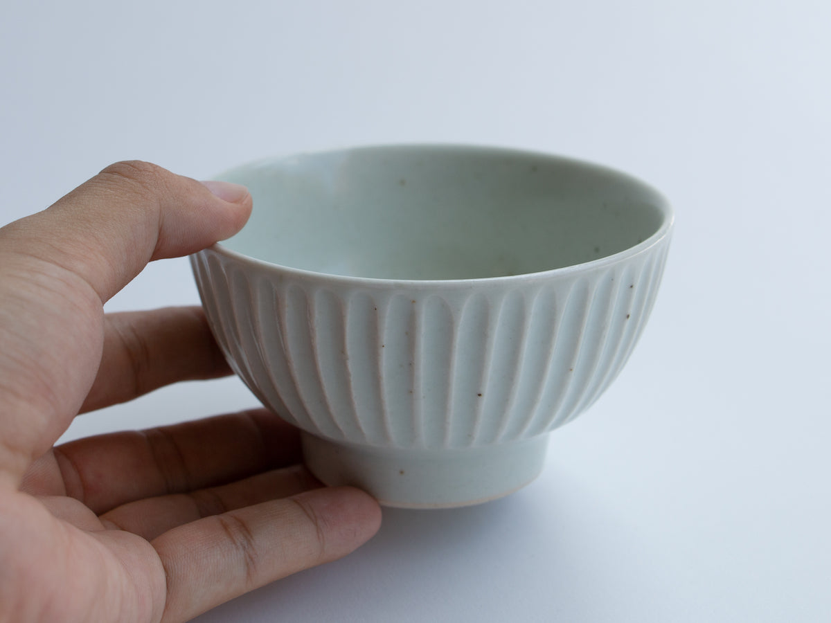 Small ash glazed Gikurawanka bowl [Tobo Ao]