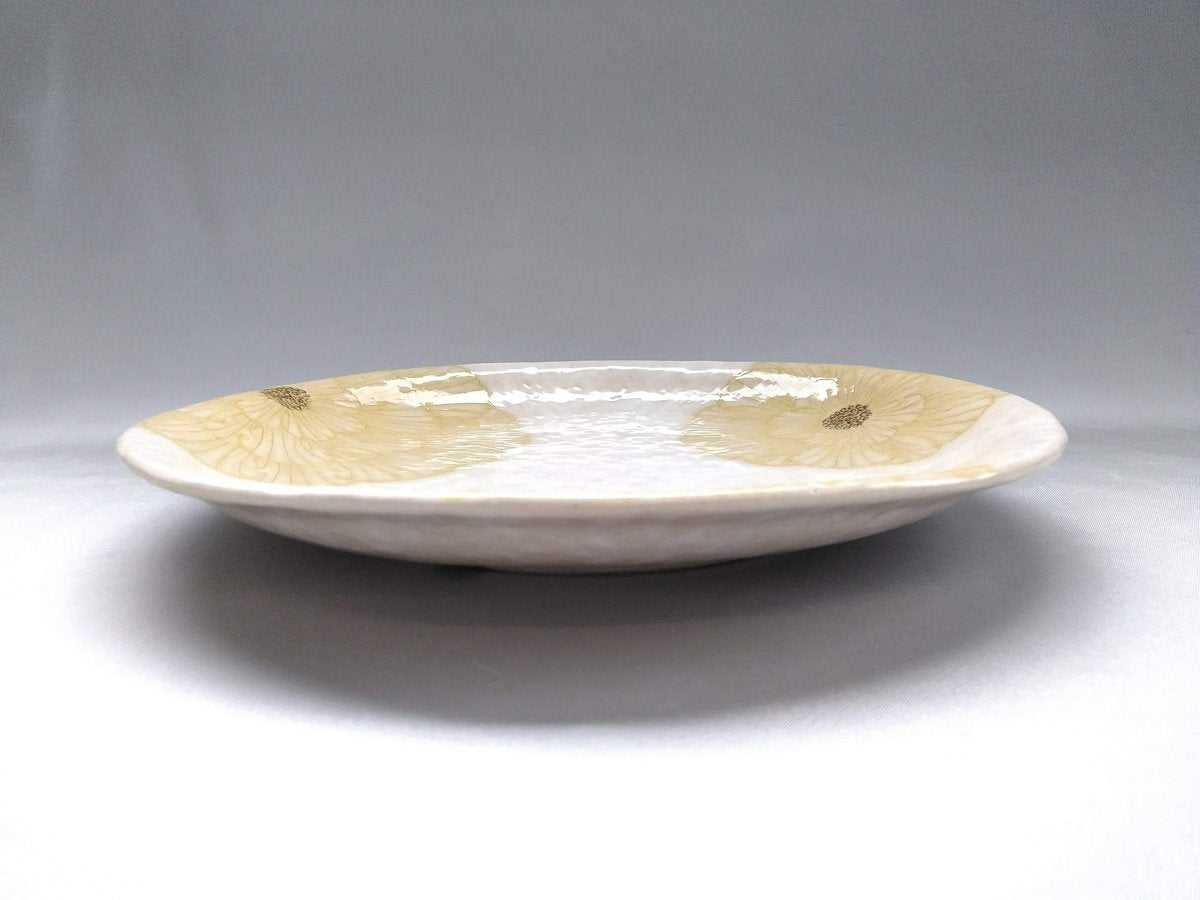 Powdered ground peony 7.5 inch round plate yellow [Kato Yoshihei]