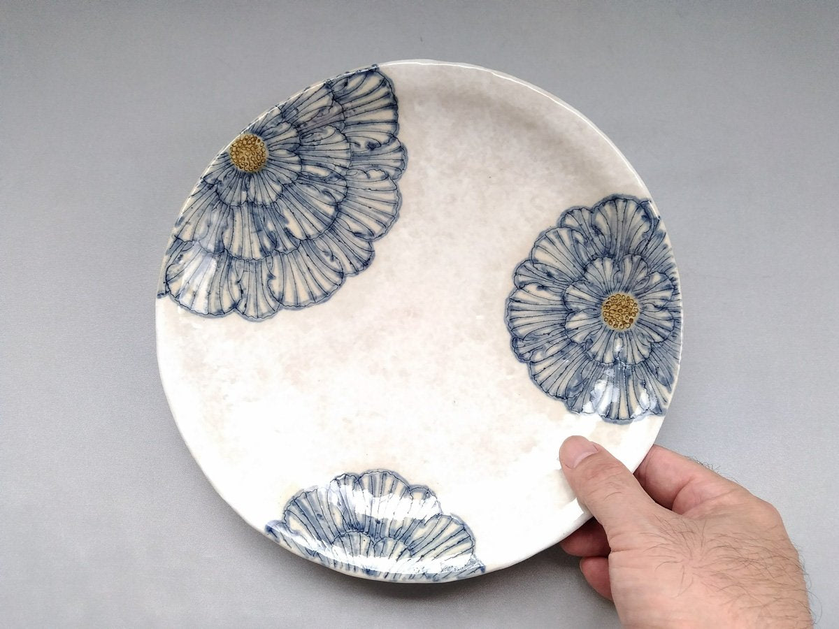 Powdered ground peony 7.5-inch round plate blue [Yoshihei Kato]