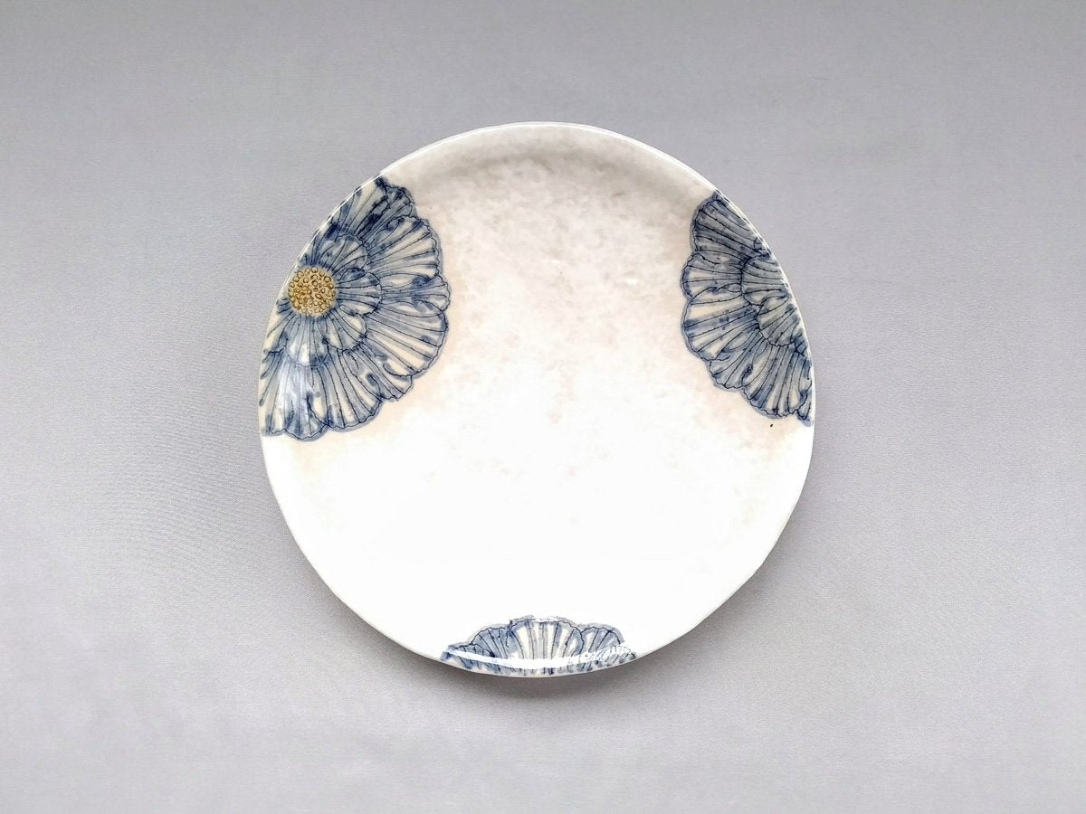 Powdered ground peony 6.5-inch round plate blue [Yoshihei Kato]