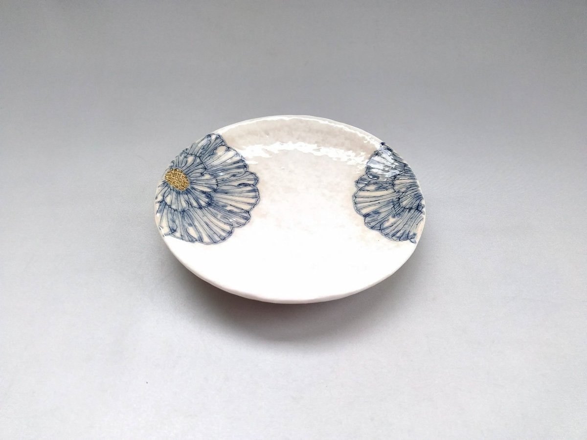 Powdered ground peony 5.5 inch round plate blue [Yoshihei Kato]