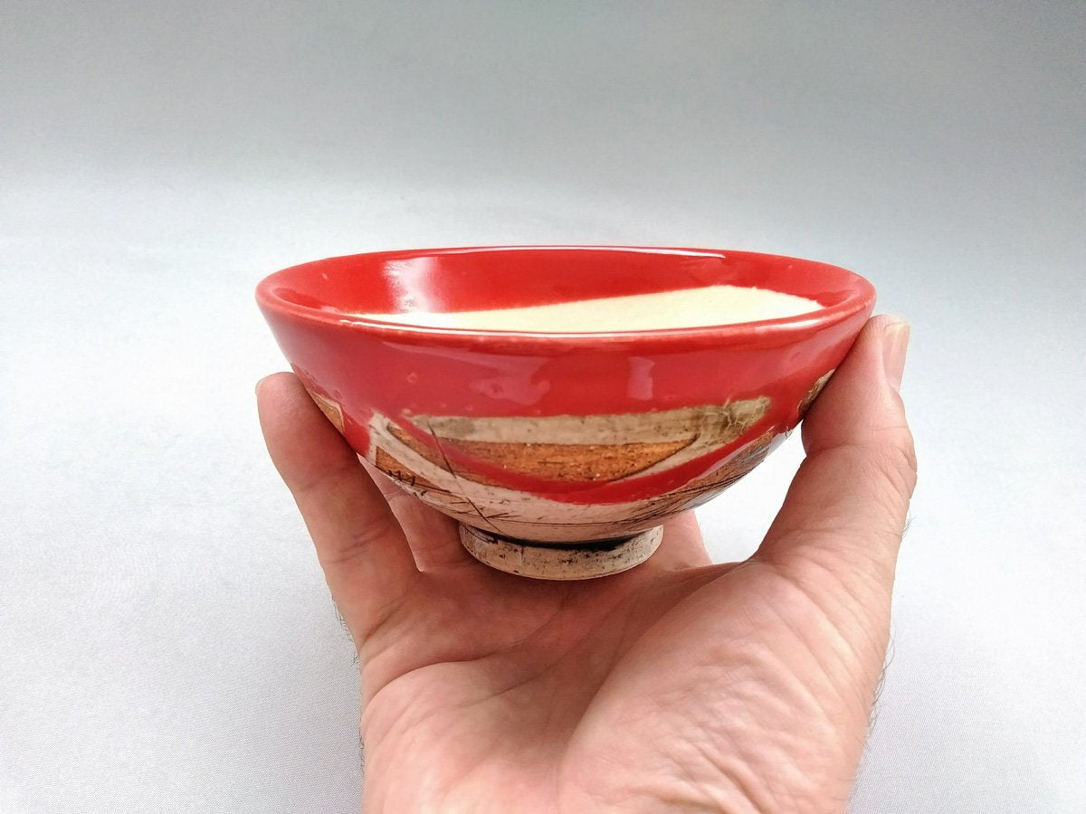 Japanese rice bowl, inner white, red [Tsururingama]