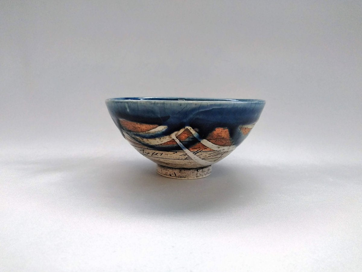 Japanese rice bowl, inner white, eye blue [Tsururingama]