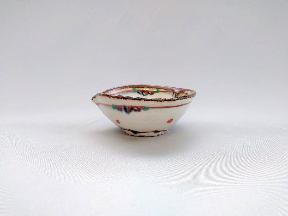 Annan red grass pattern Katakuchi bean bowl [Minami kiln]