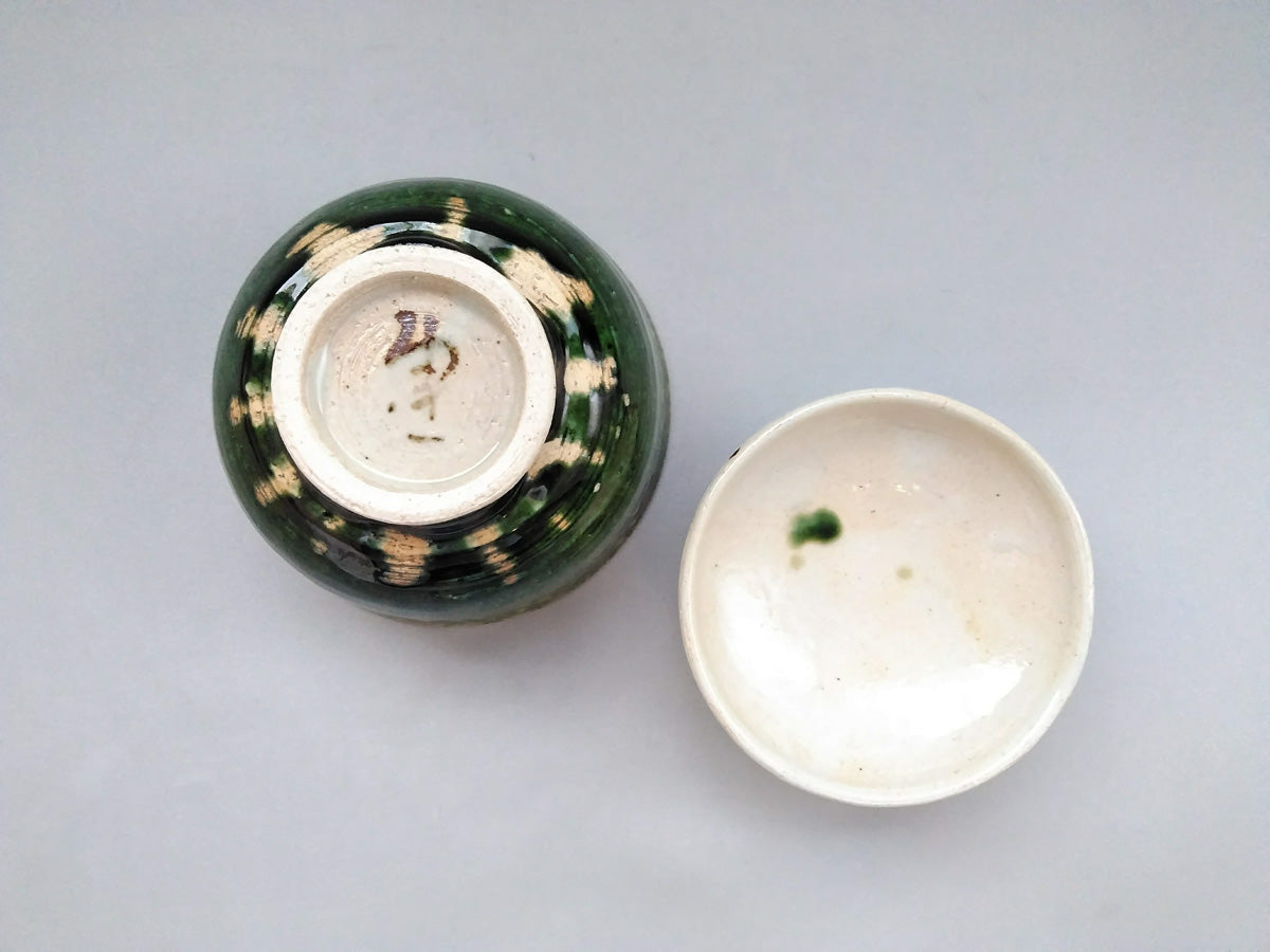 Oribe grass crest lid [Nakagaki Renji]