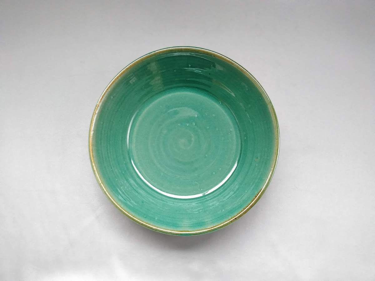 Turkish green sogi in a 7-inch shallow bowl [Shinji Akane]