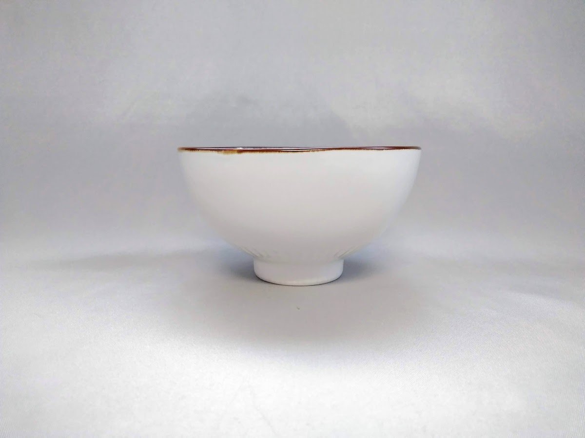 Shinogi rice bowl Obuchi rust white mat [Koyogama]