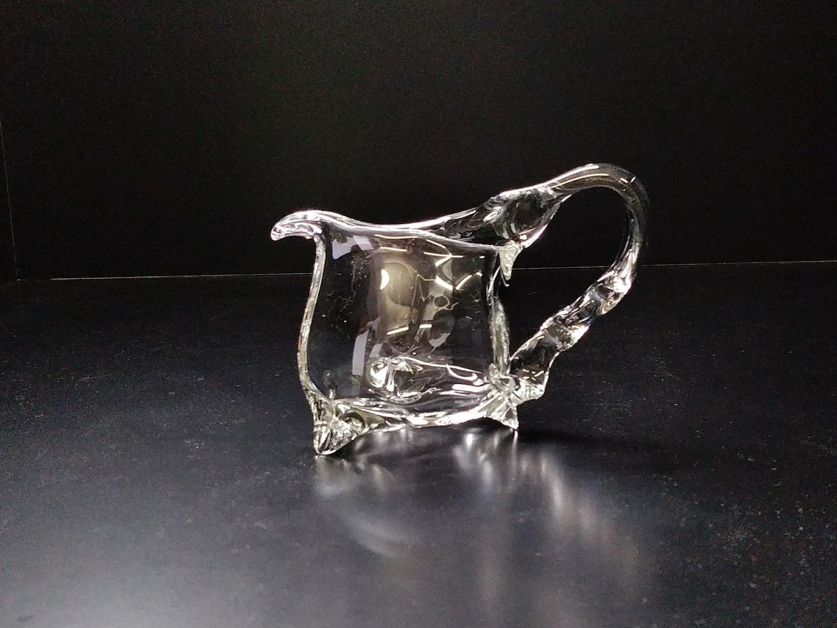 Three-legged vase (jug type) [Mitsuhiro Hara]
