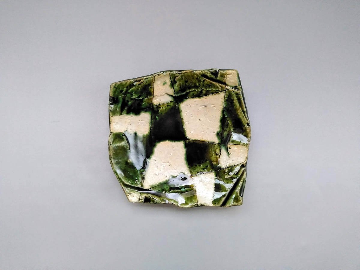 Oribe white checkered corner plate [Kazuhito Yamamoto]