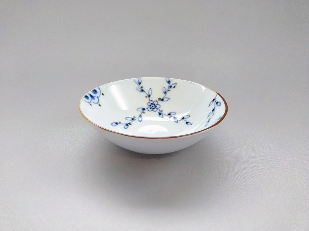 Vine arabesque flat bowl [Tokushichigama]