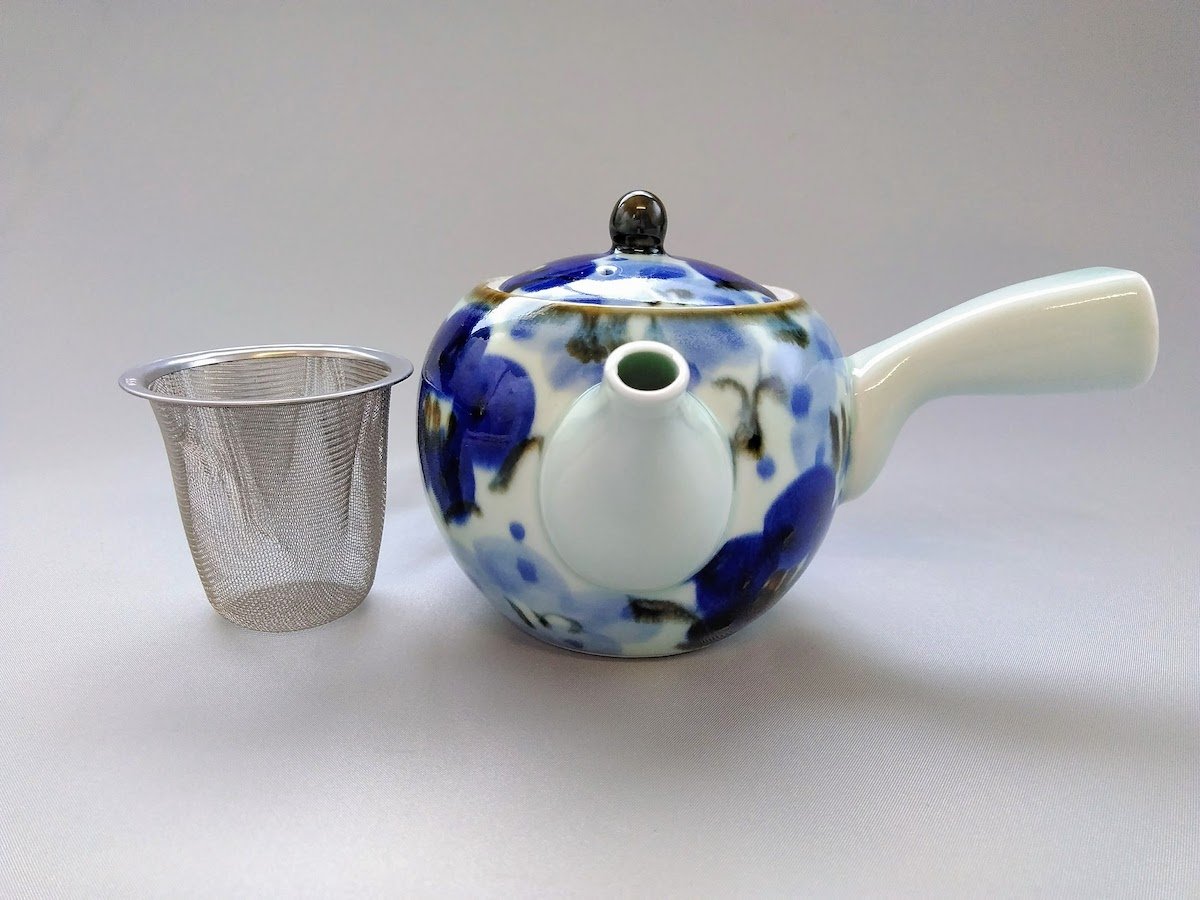 Dyed flower-filled Tatemaru teapot [Chojuro kiln]