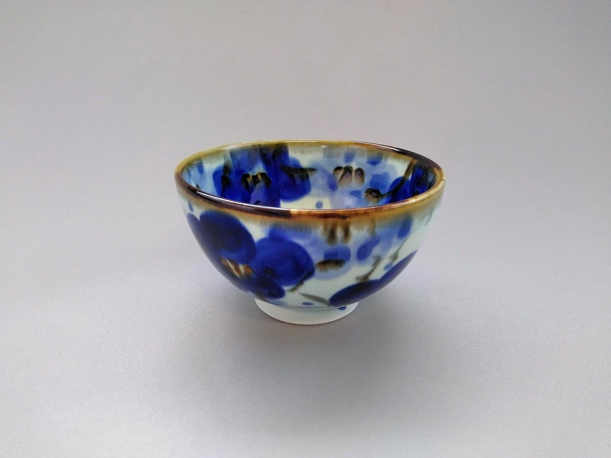 Small rice bowl with dyed flowers [Chojuro kiln]