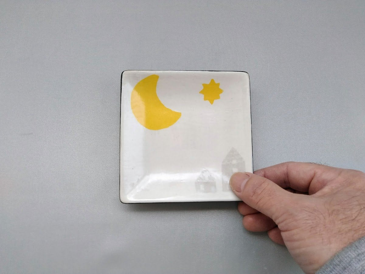 Japanese paper dyed gray yellow fairy tale square small plate [Ami Kobo]