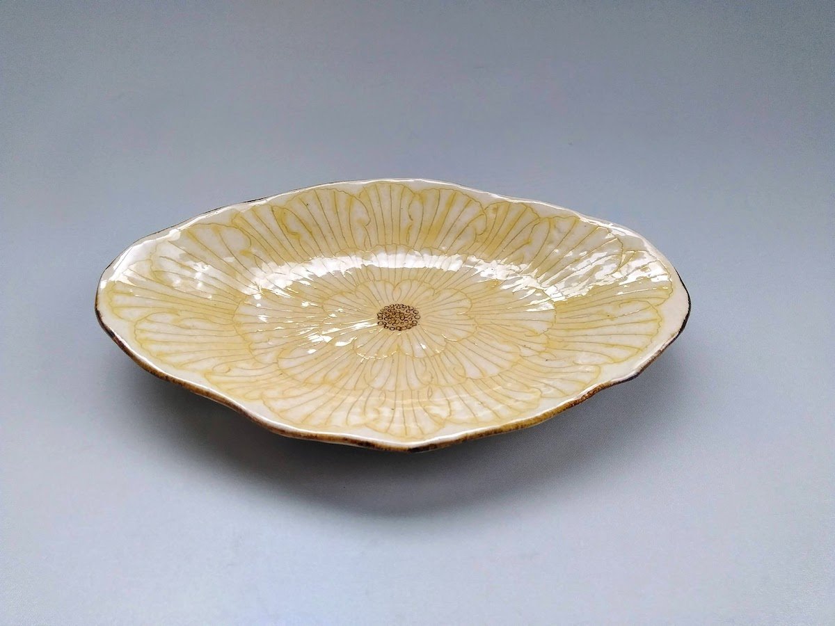 Peony flower boat-shaped plate yellow [Kato Kohei]