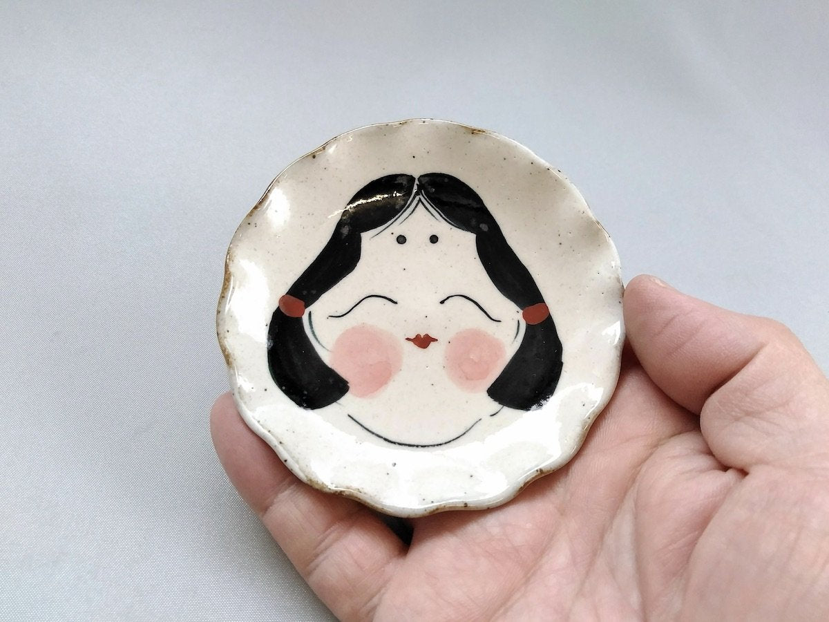 Okame ring flower bean plate [Pottery Studio Raku]