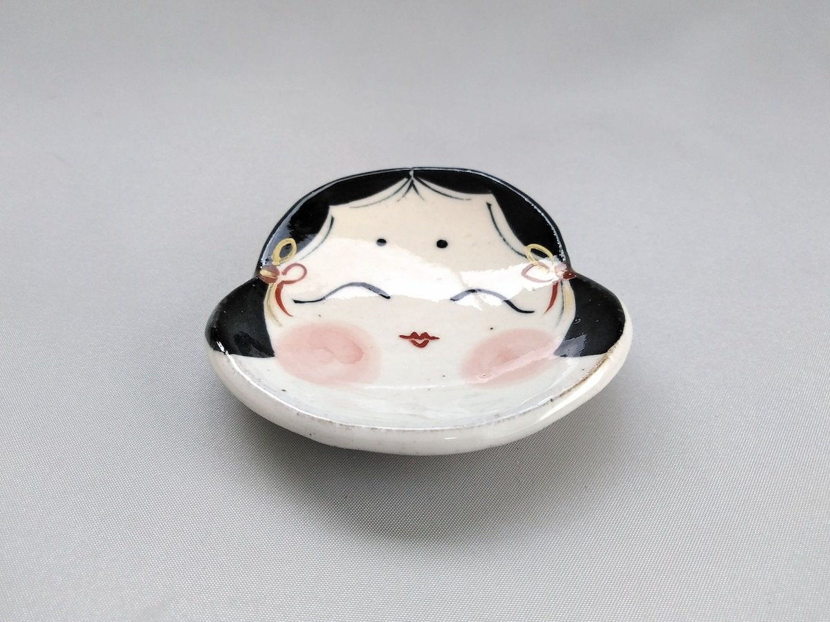 Okame face-shaped small plate [Porcelain Studio Raku]