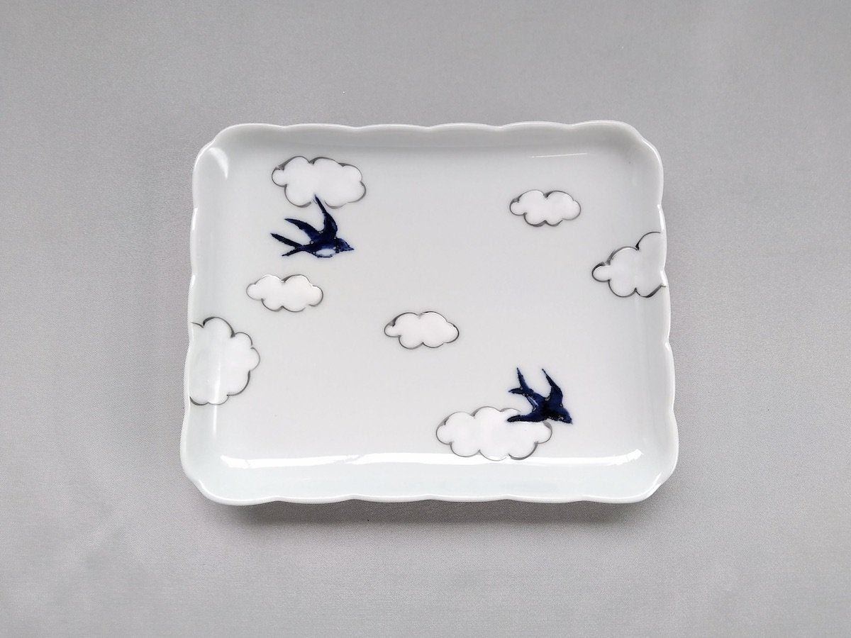 Cloud swallow long square plate [Tokushichigama]