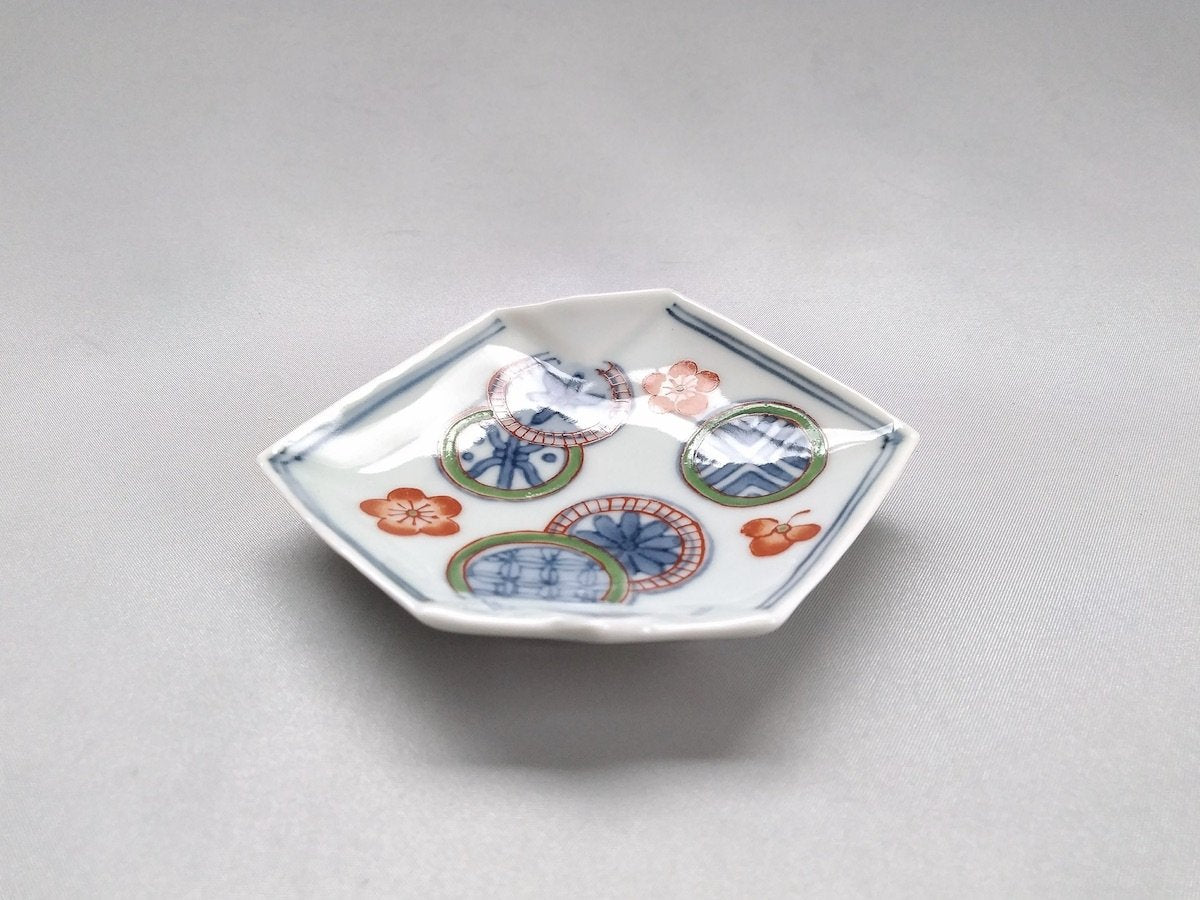 Round pattern origami type hand salt plate [Tokushichigama]