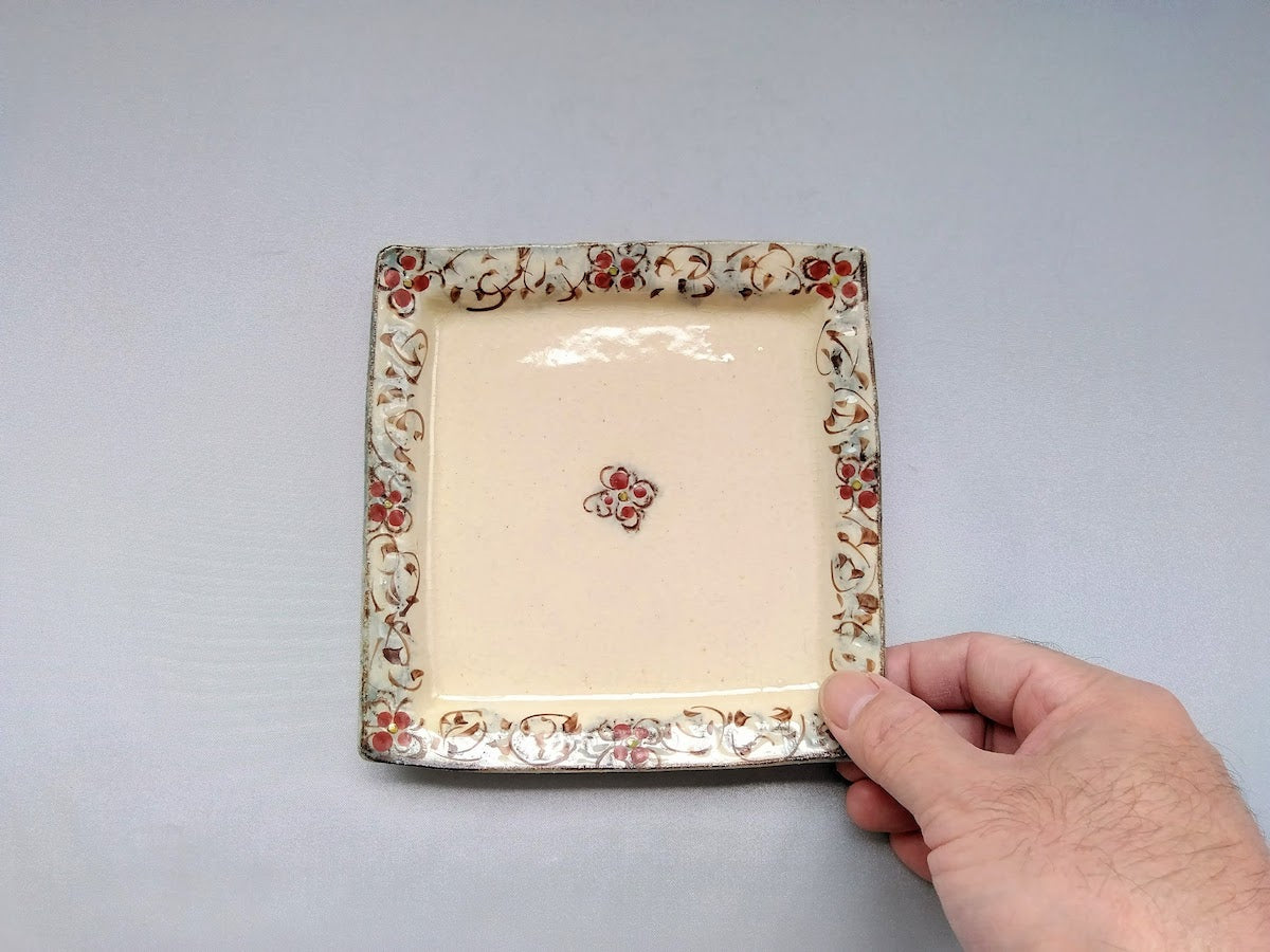 Annan red arabesque 5-inch square plate [Masaaki Hibino]