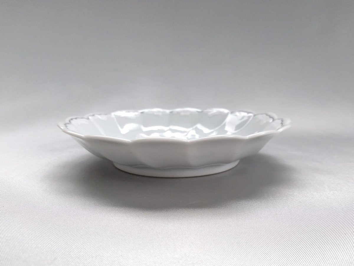 Petal pattern 4 inch plate white [Tokushichigama]