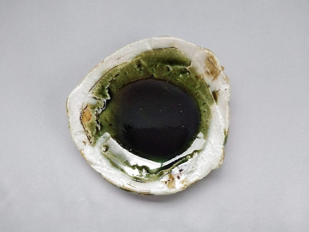 Oribe outside white brown dot round small plate [Kazuhito Yamamoto]