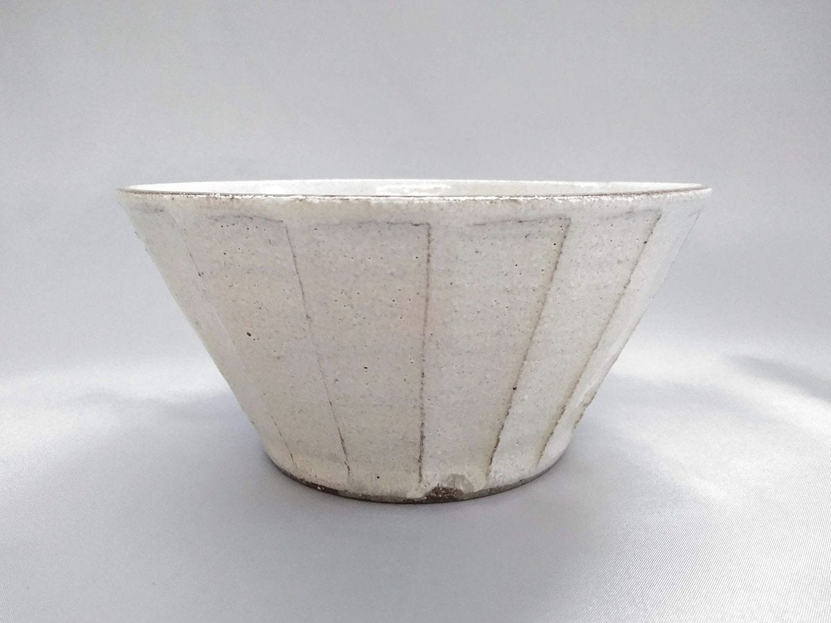 Deep bowl of powdered sogi [Shinji Akane]