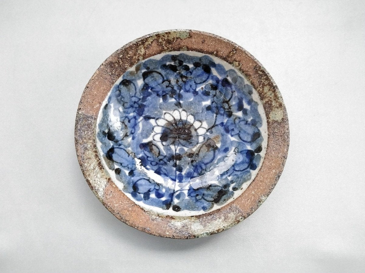 5-inch plate with dyed flower crest [Kosaigama]