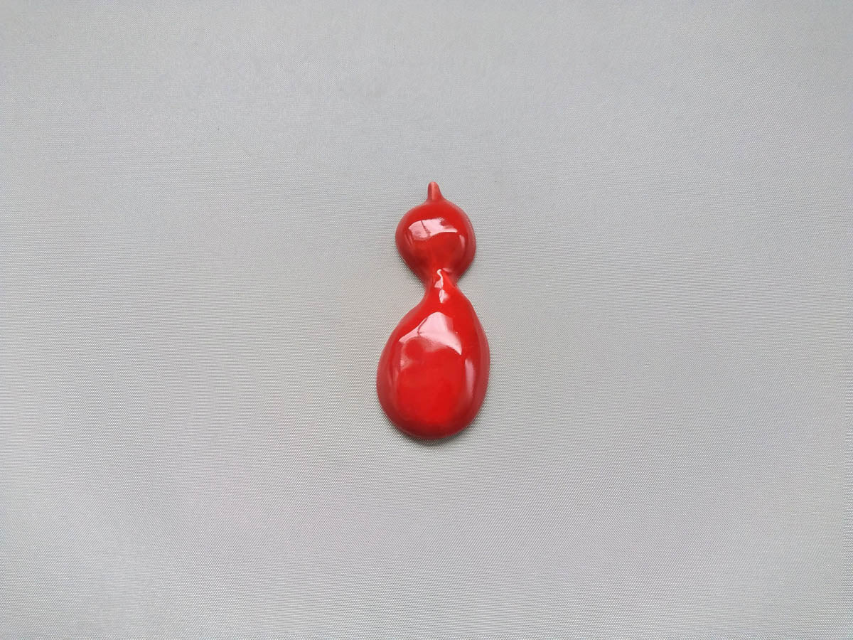 Gourd-shaped chopstick rest red [Porcelain Studio Raku]